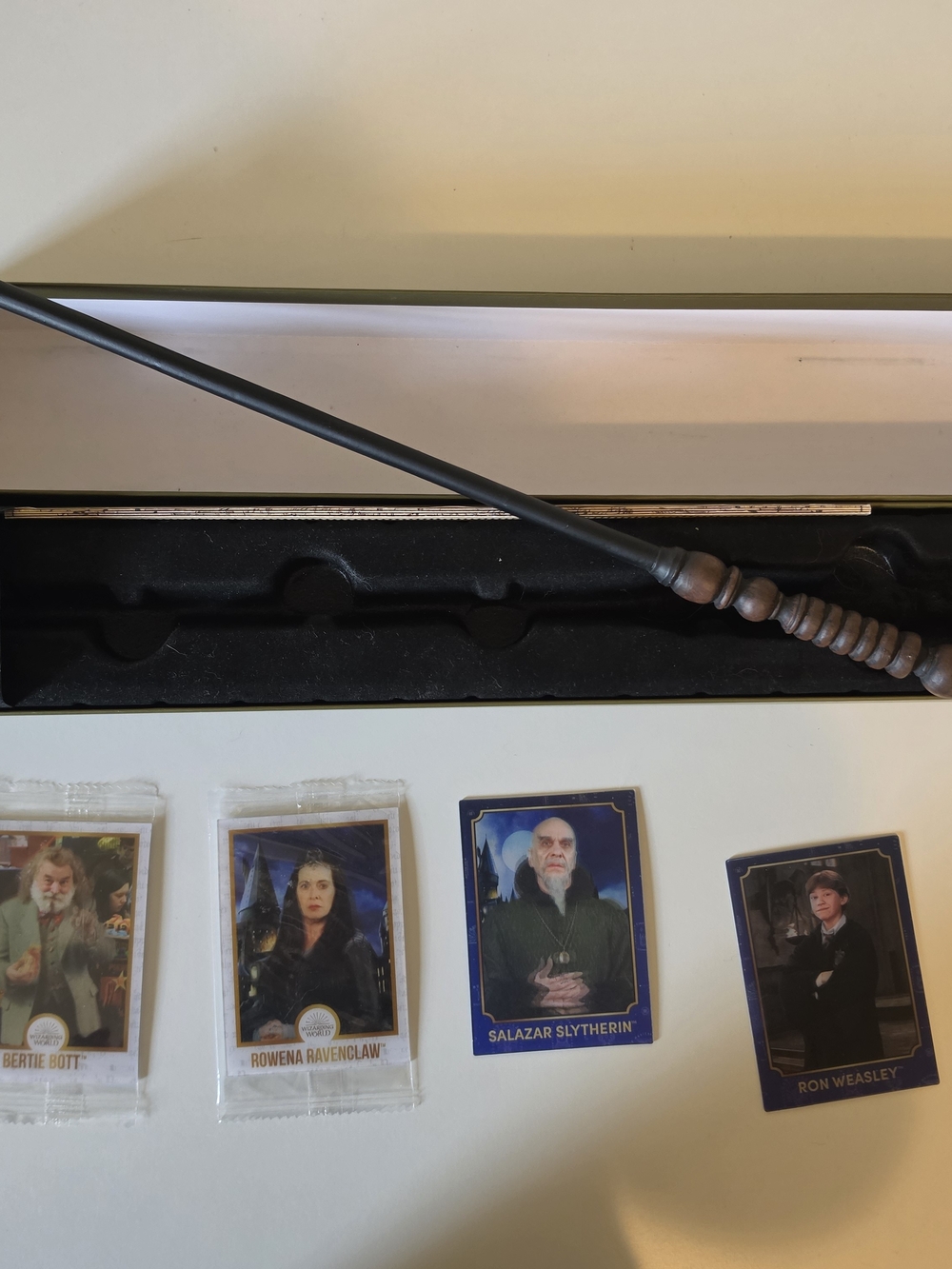 Collectible Wizard Wand Playset with Dark Brown Handle and Black Shaft